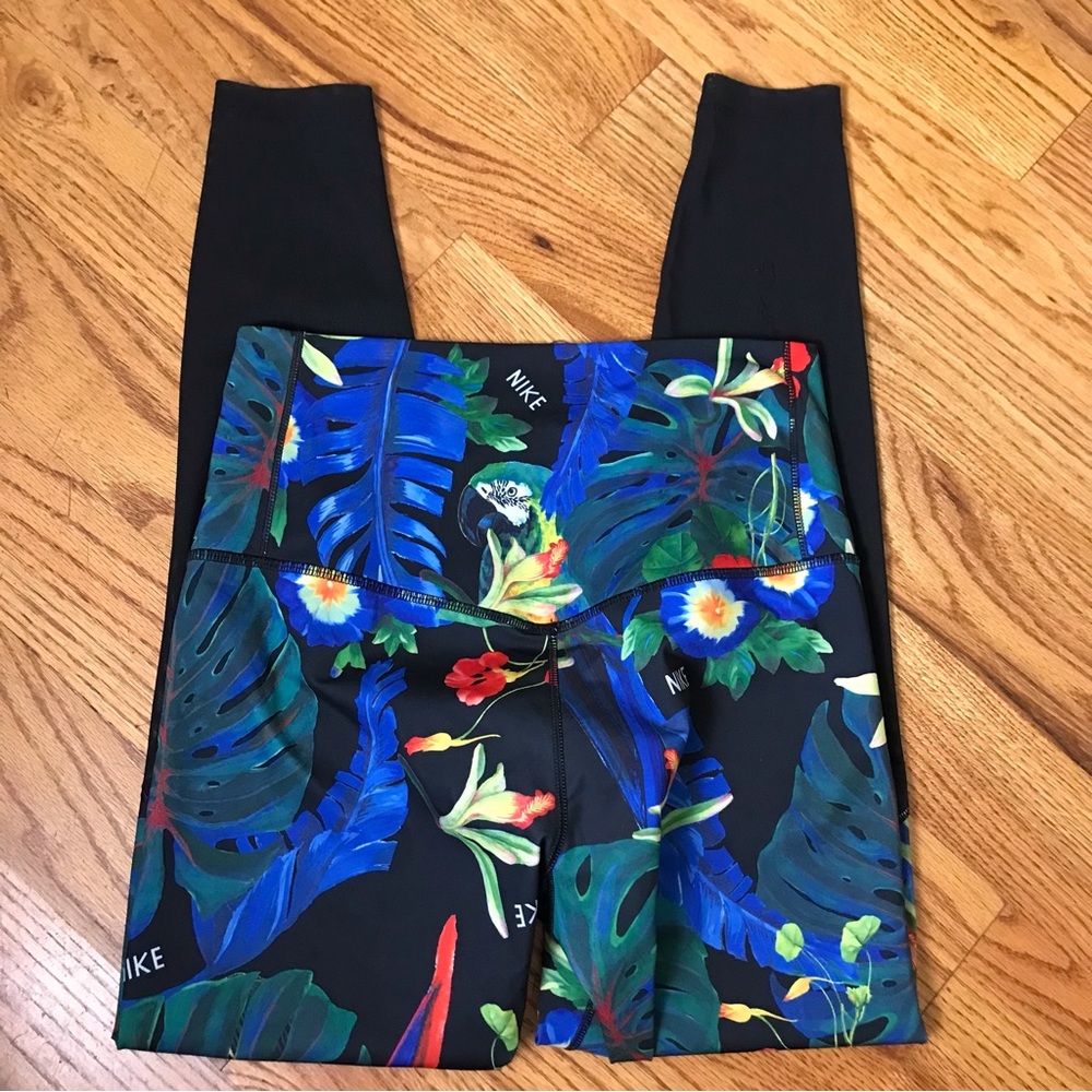 Nike Black/Blue Paradise Pattern Legging - Picture 8 of 9
